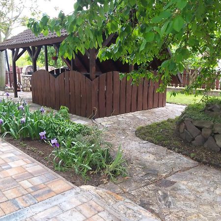 Tavasz Nyaraló Poroszlo Exterior foto